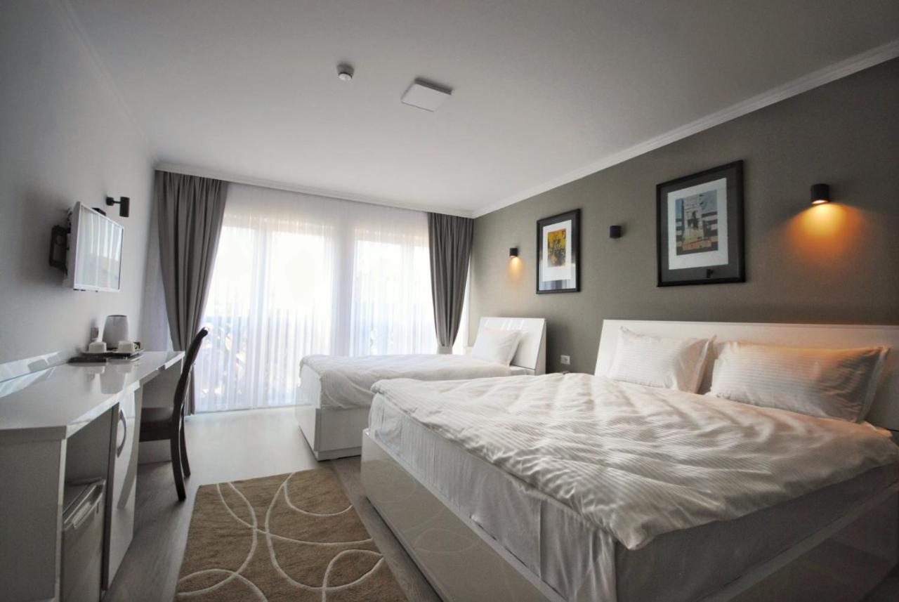 Hotel Callisto Pristina Buitenkant foto