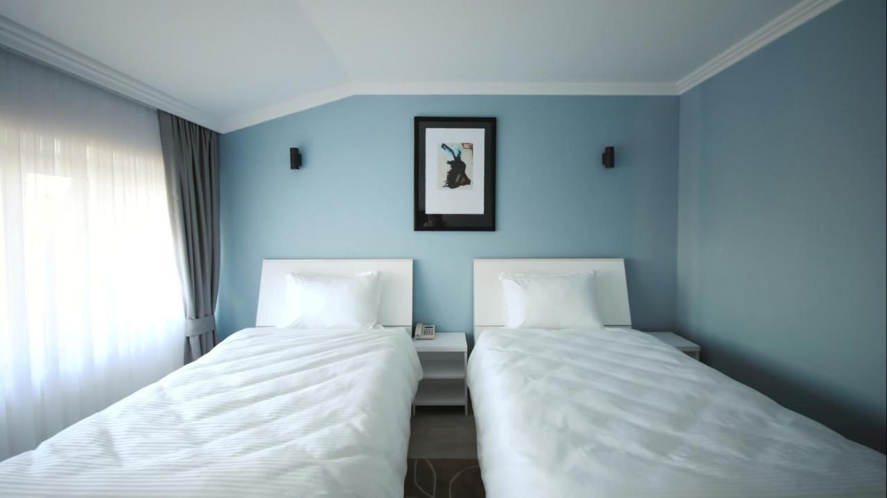 Hotel Callisto Pristina Buitenkant foto