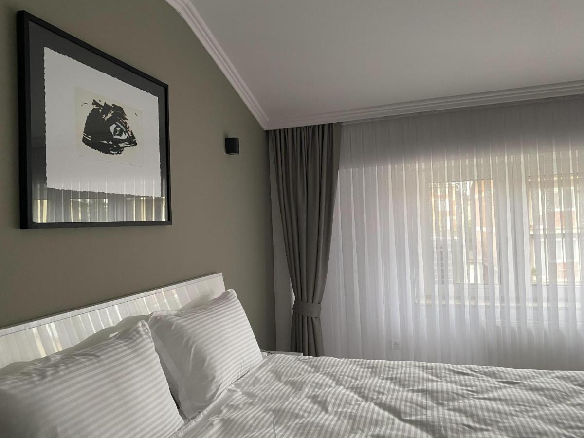 Hotel Callisto Pristina Buitenkant foto