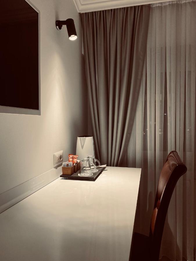 Hotel Callisto Pristina Buitenkant foto